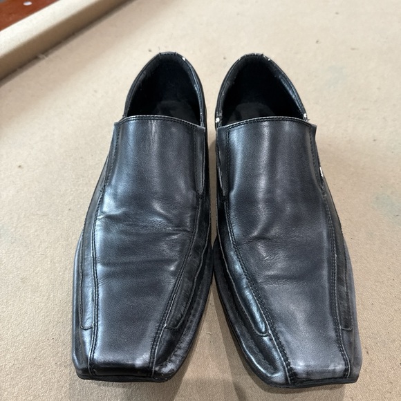 Rock & Republic Black Leather Slip-On Loafers - Picture 1 of 7